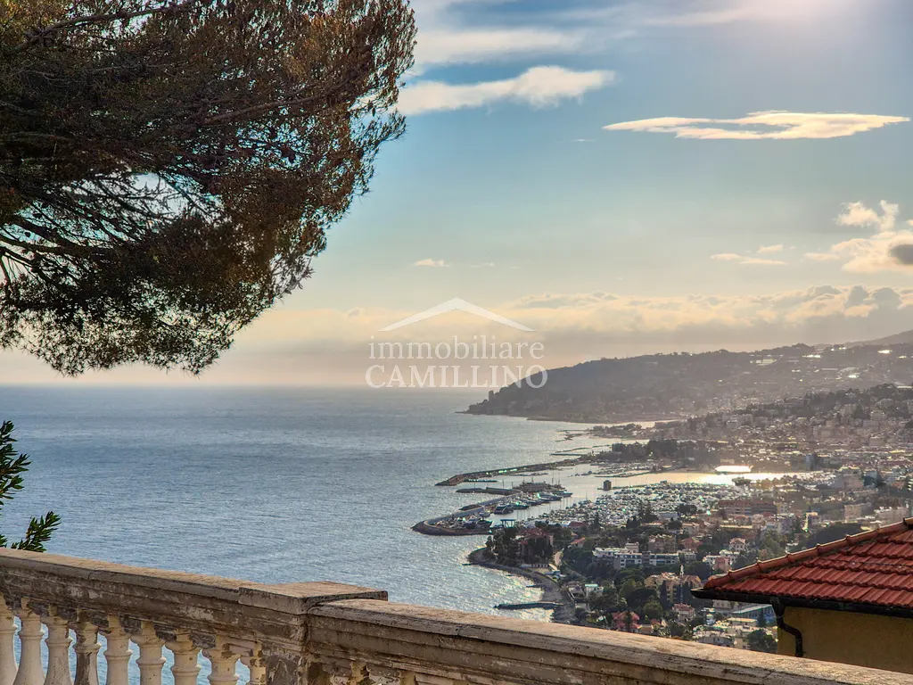 Casa indipendente con vista panoramica