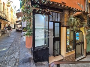 Sanremo centro | Negozio con vetrina