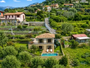 Progetto per villa di nuova costruzione con piscina